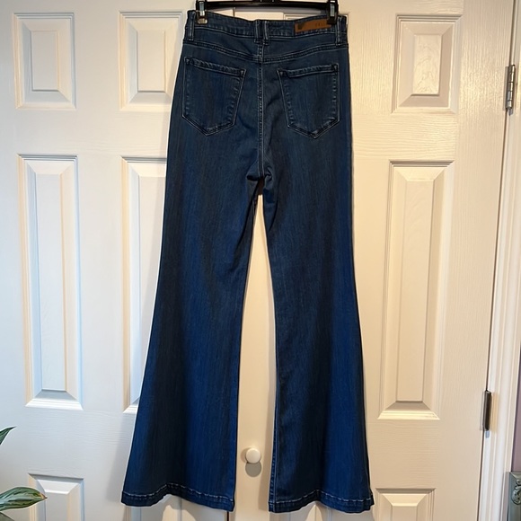 Cello High-rise Flare button-fly Jean - Picture 3 of 7